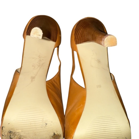 GUESS Vintage Leather Women's High Heel Pumps - Picture 6 of 6